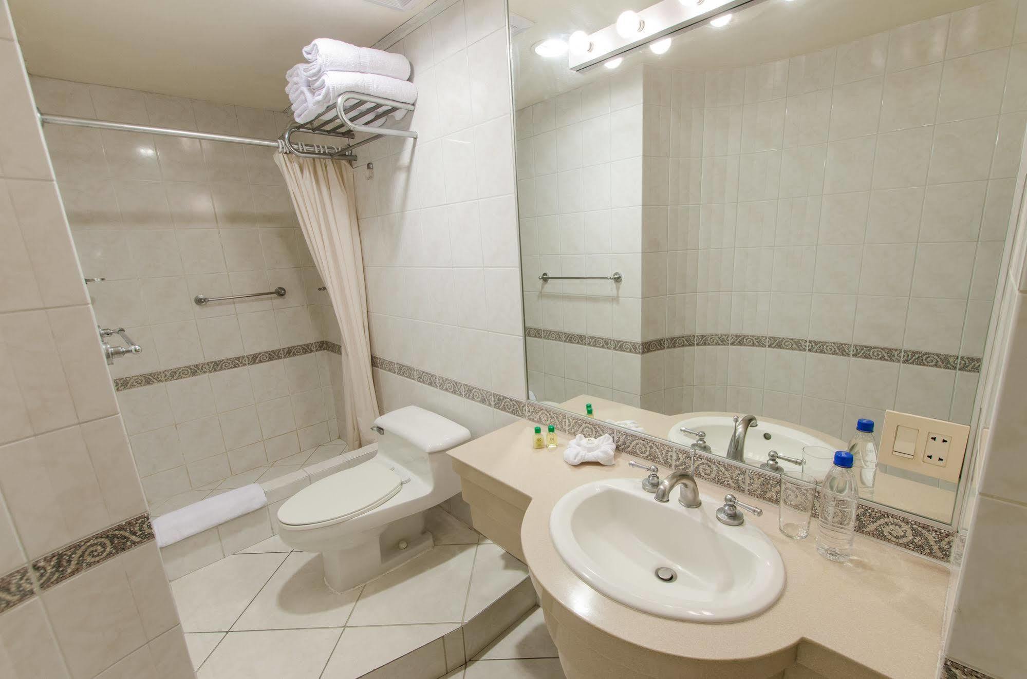 Apart Hotel Kennedy Guayaquil Eksteriør bilde